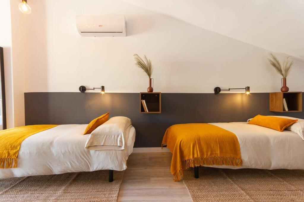 Ferienwohnung Duplex With Terrace Near Bcn Terrassa Exterior foto