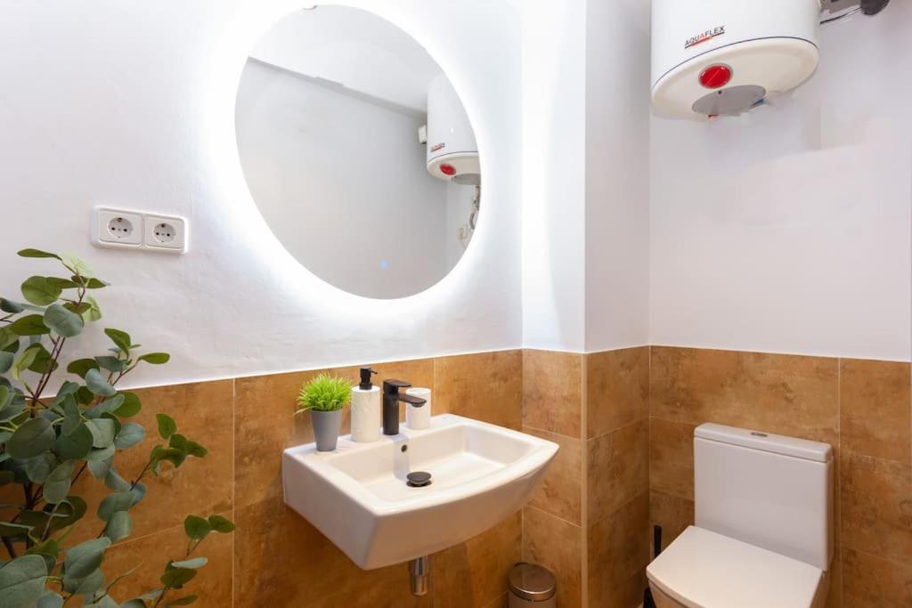 Ferienwohnung Duplex With Terrace Near Bcn Terrassa Exterior foto